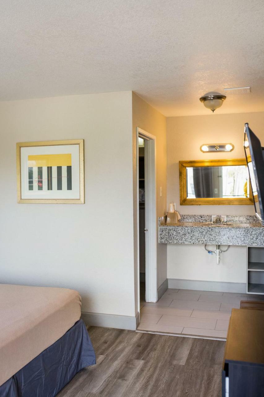 Merit Inn And Suites 보몬트 외부 사진