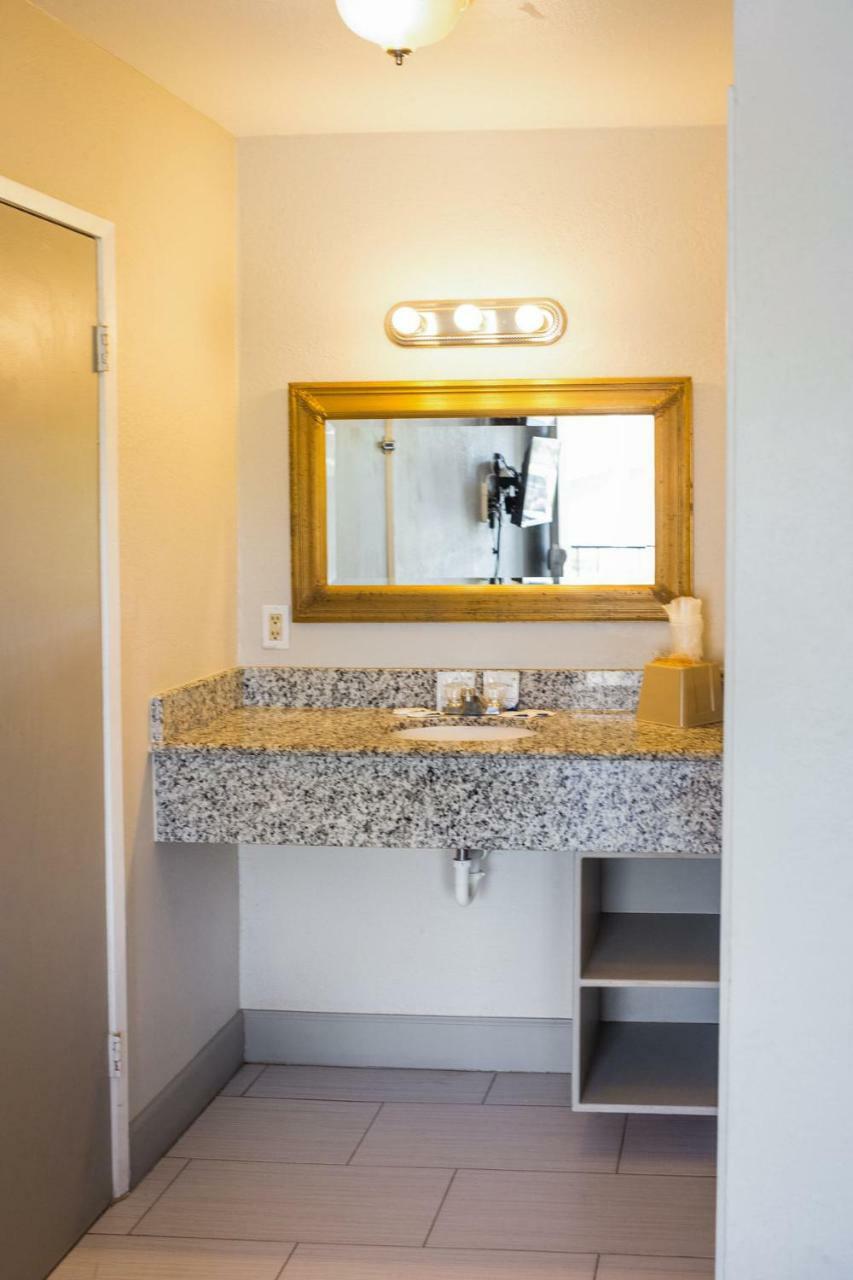 Merit Inn And Suites 보몬트 외부 사진