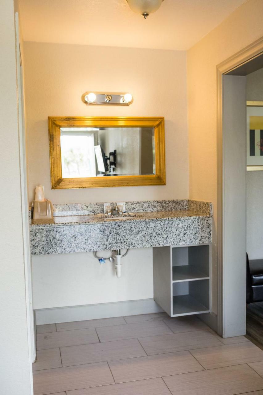 Merit Inn And Suites 보몬트 외부 사진